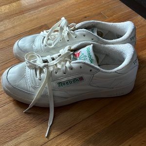 Vintage Reebok tennis shoes